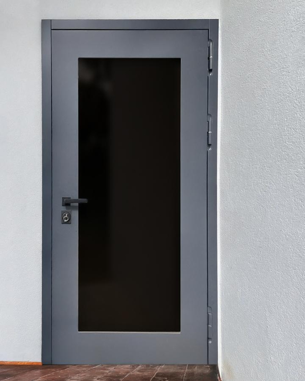 Дверь с большим стеклом Дверь с большим стеклом