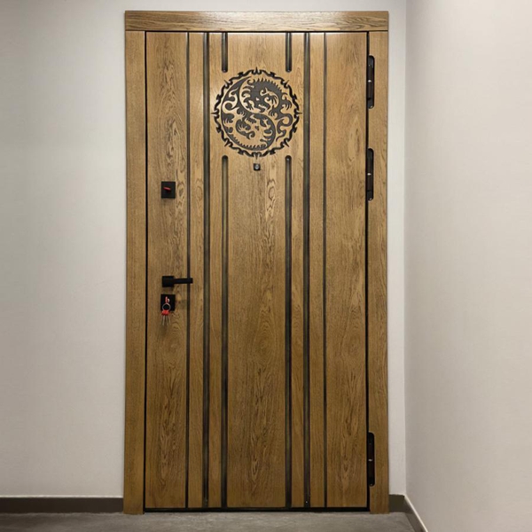 Квартирная дверь с фрезеровкой Квартирная дверь с фрезеровкой