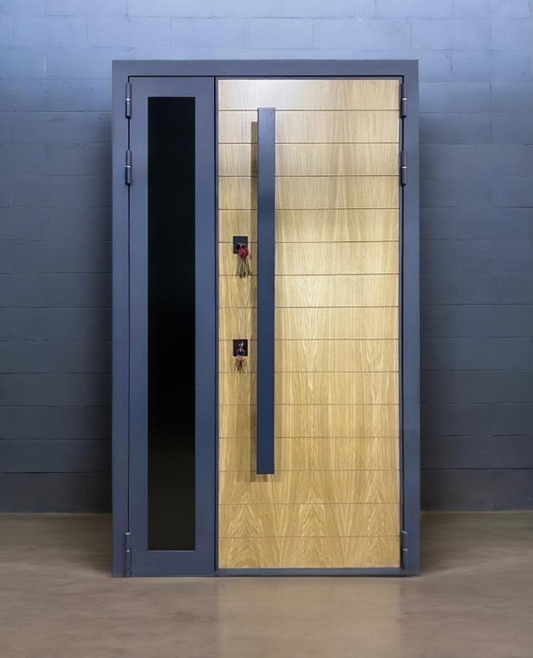 С боковым окном и длинной ручкой С боковым окном и длинной ручкой