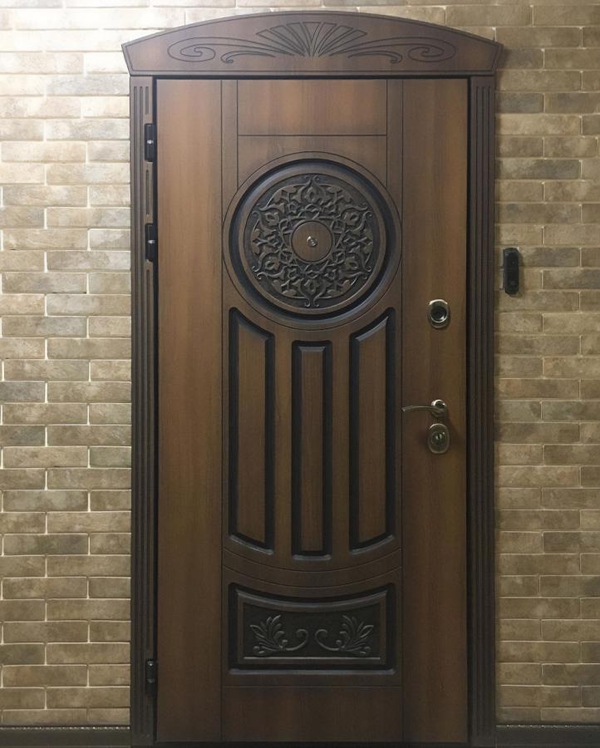 Дверь МДФ с фигурным наличником Дверь МДФ с фигурным наличником
