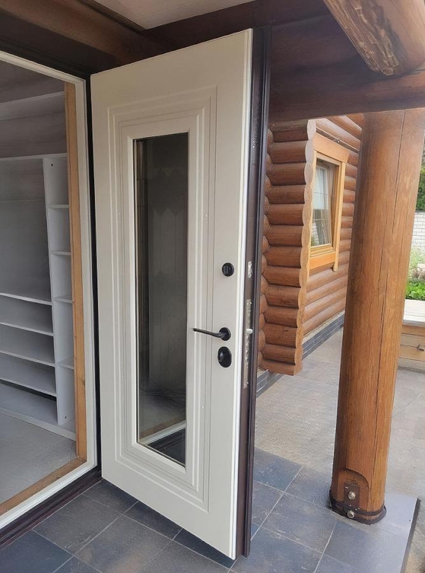 С витражным стеклом С витражным стеклом