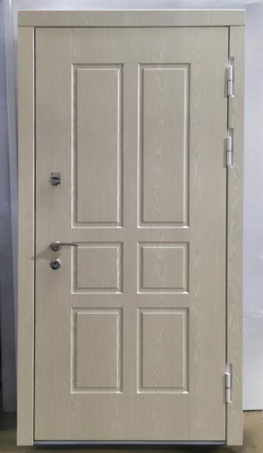 Стальная дверь с отделкой МДФ Стальная дверь с отделкой МДФ