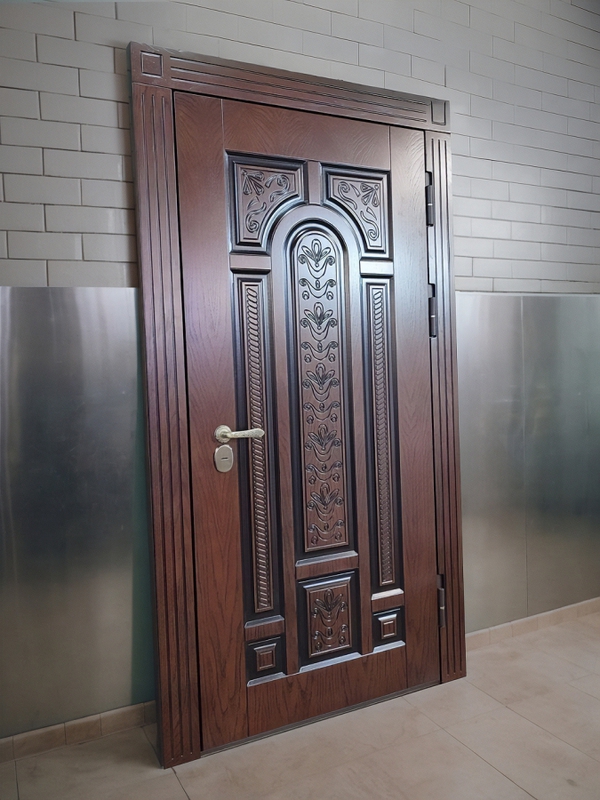 Металлическая дверь с МДФ Металлическая дверь с МДФ