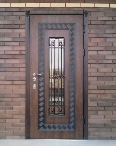 Остекленная дверь с ковкой