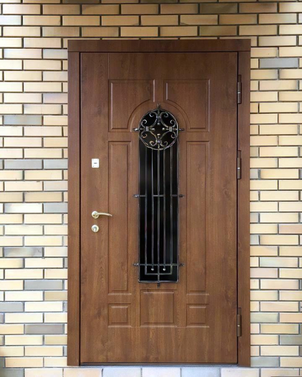 Дверь с ковкой и стеклопакетом Дверь с ковкой и стеклопакетом