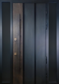 Входная термодверь с тонированным остеклением по бокам и вертикальной ручкой-скобой (комбинированные панели МДФ) Входная термодверь с тонированным остеклением по бокам и вертикальной ручкой-скобой (комбинированные панели МДФ)