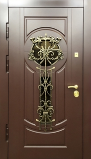 Входная уличная дверь с терморазрывом, стеклом и кованой решеткой (отделка МДФ) Входная уличная дверь с терморазрывом, стеклом и кованой решеткой (отделка МДФ)