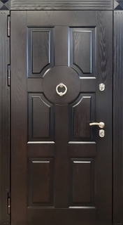 Стальная дверь с терморазрывом, с кнокером и панелями МДФ шпон Стальная дверь с терморазрывом, с кнокером и панелями МДФ шпон