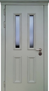 Остекленная термодверь с карнизом и отделкой из МДФ панелей с багетом Остекленная термодверь с карнизом и отделкой из МДФ панелей с багетом